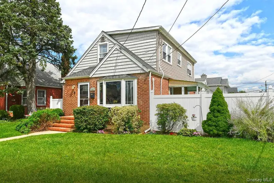 102 Roxbury Road, Franklin Square, NY 11010 - #3