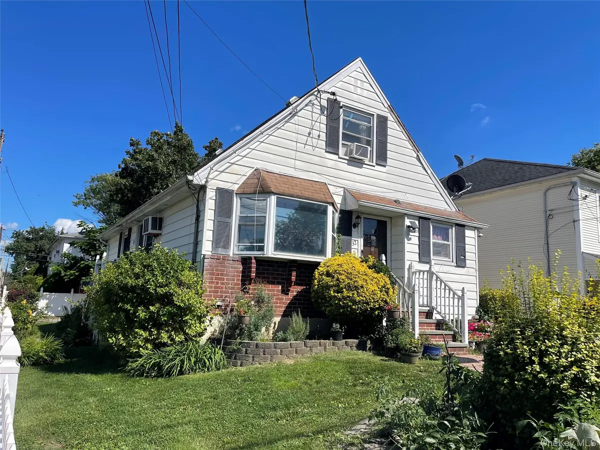 32 Edgewood Road, Port Washington, NY 11050 - #1