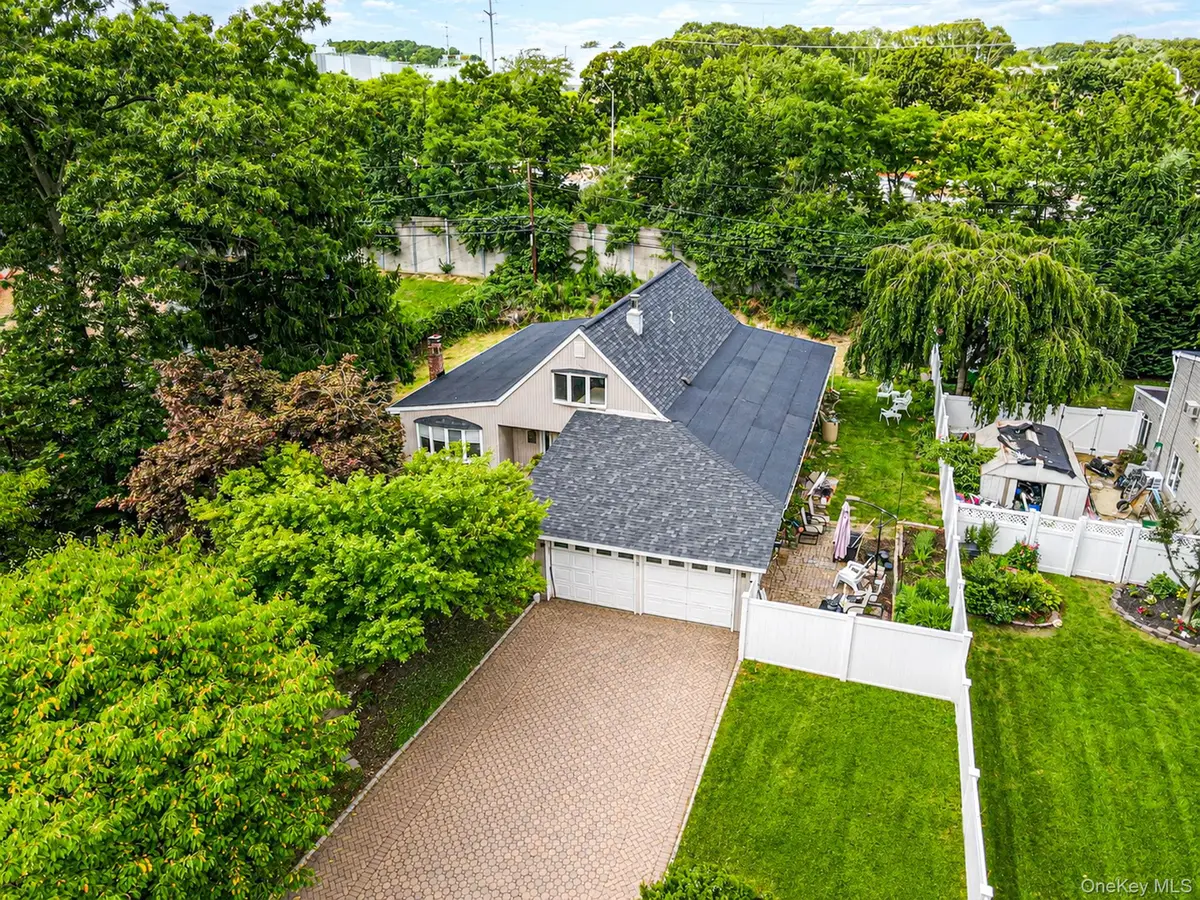 219 Sunflower Lane, Islandia, NY 11749 - #1