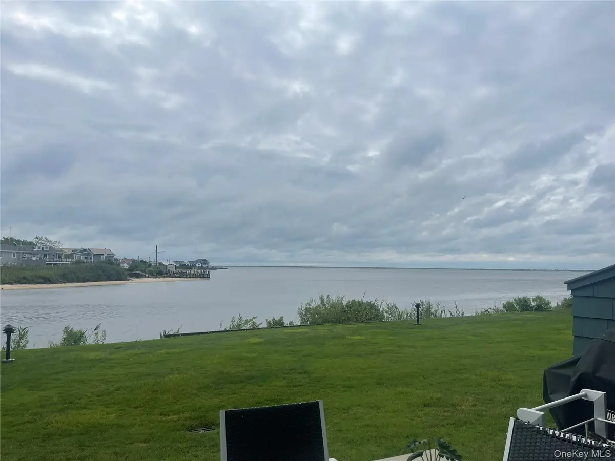1 Victoria #1, Amityville, NY 11701 - #1