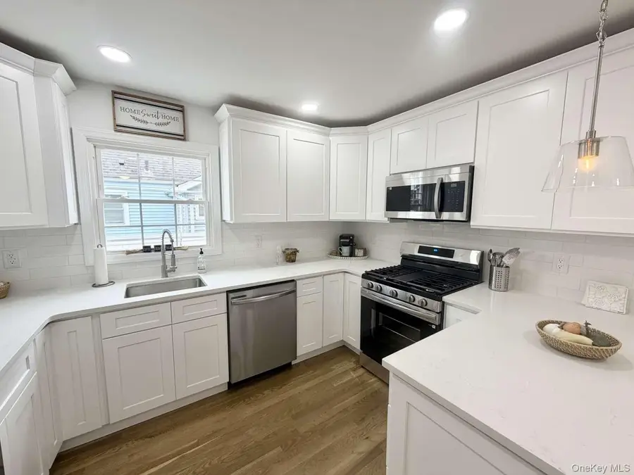 20 Iris Avenue, Merrick, NY 11566 - #3