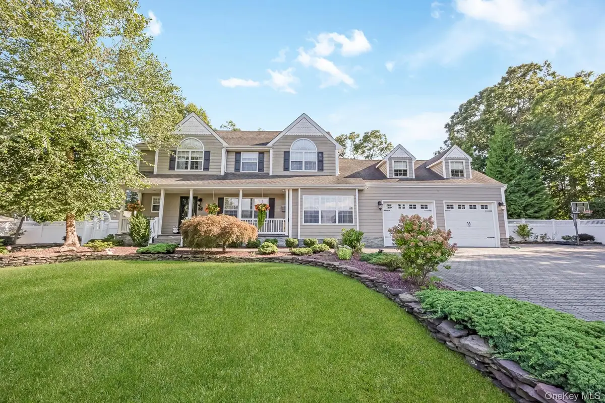 4 Vera Court, Centereach, NY 11720 - #1