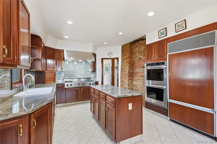 5 Woodland Place, White Plains, NY 10606 - #2