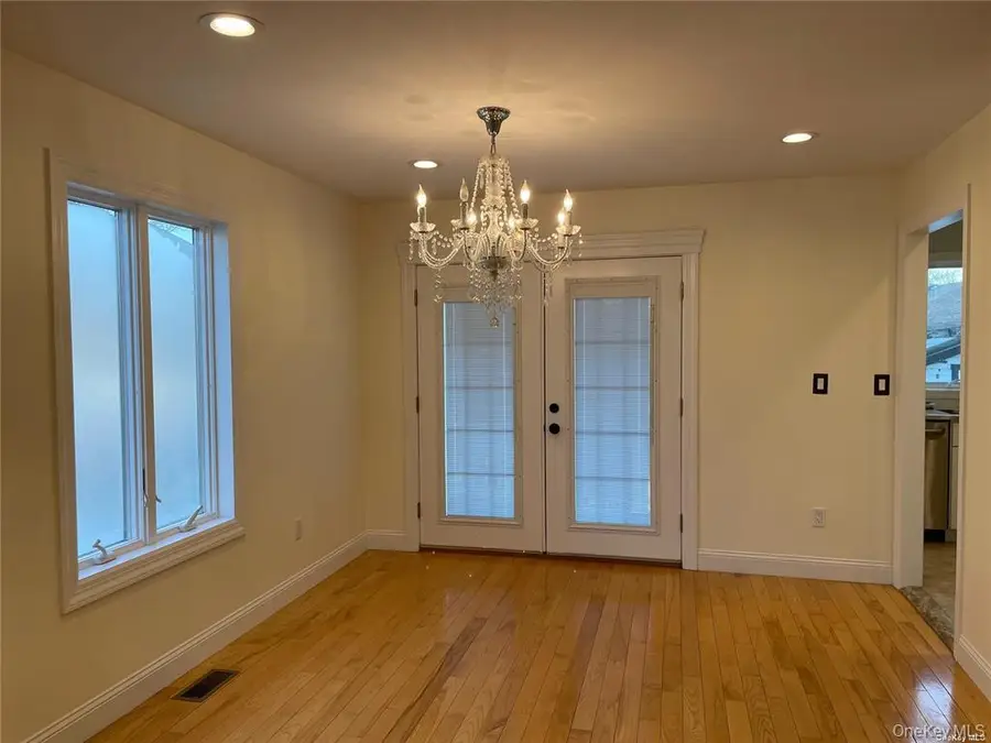 17 Wood Lane, Valley Stream, NY 11581 - #3