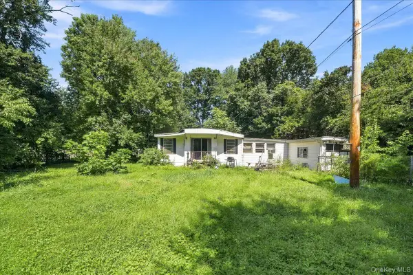 44 Oak Drive, Hopewell Junction, NY 12533
