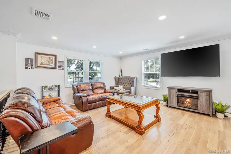 5 Curtis Court, Mastic, NY 11950 - #2