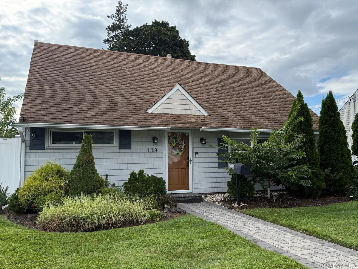 138 Southberry Lane, Levittown, NY 11756 - #1