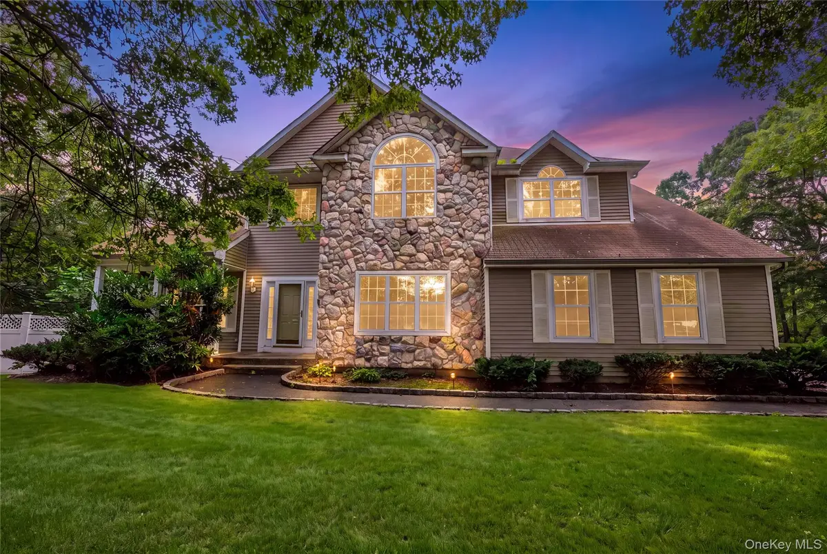 16 Jacobsen Court, Medford, NY 11763 - #1