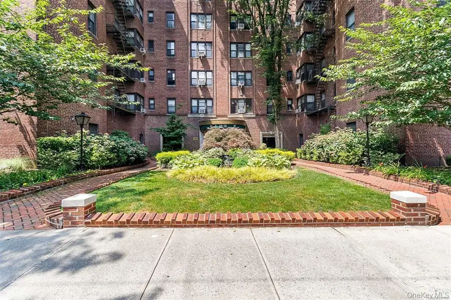 69-10 Yellowstone Boulevard #202, Forest Hills, NY 11375 - #3