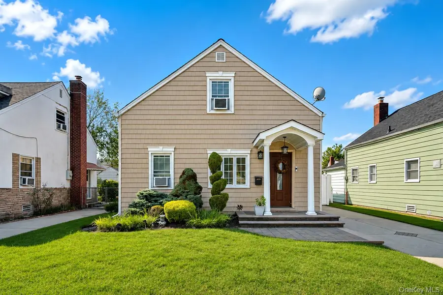 22 Shine Place, Valley Stream, NY 11581 - #2
