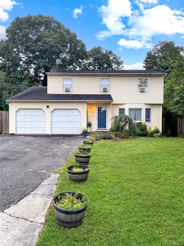 6 4th Avenue, Rocky Point, NY 11778