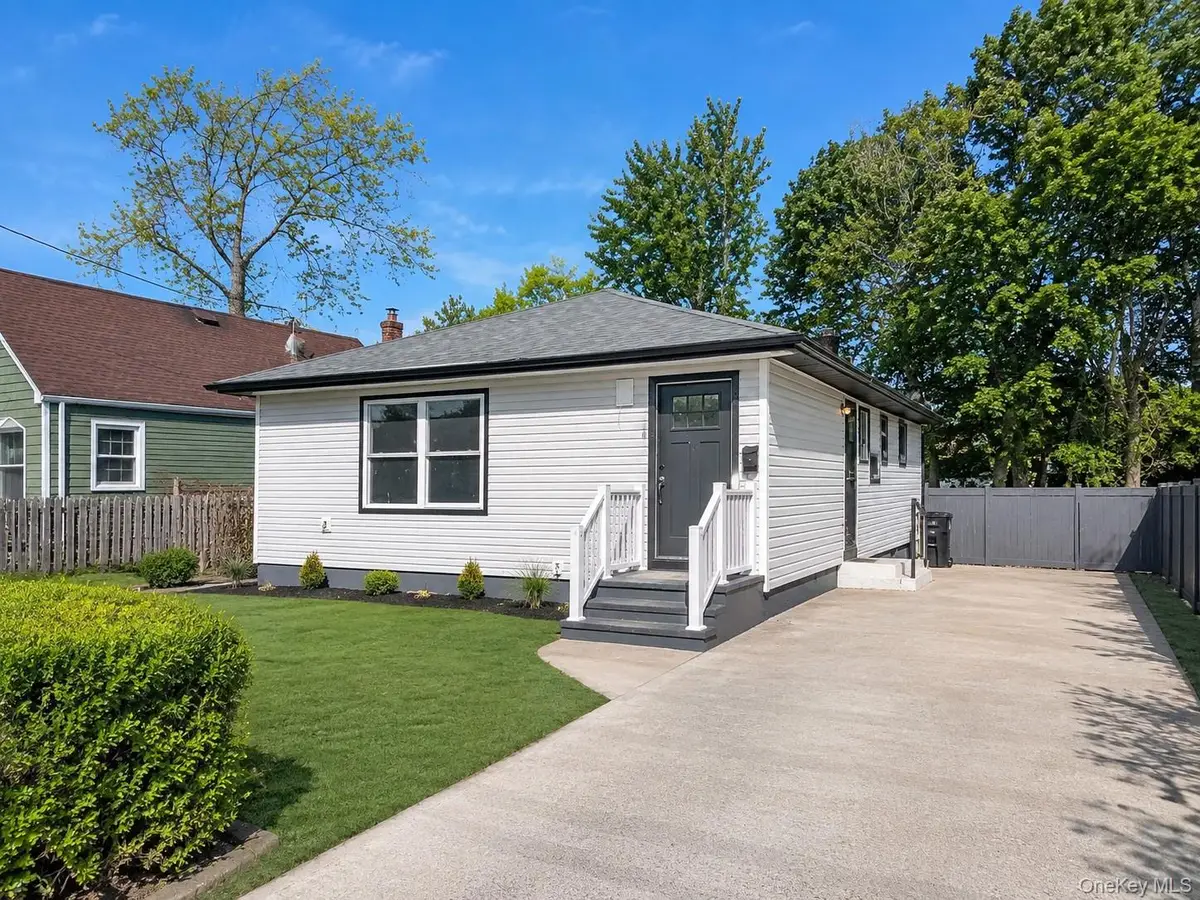 388 Vespucci Avenue, Copiague, NY 11726 - #1