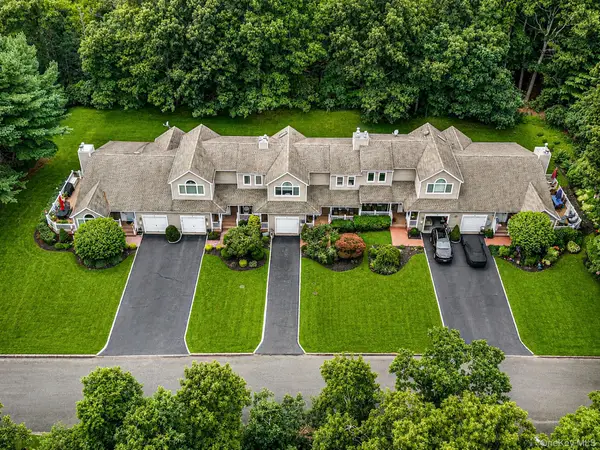 26 Kettle Hole Road, Manorville, NY 11949