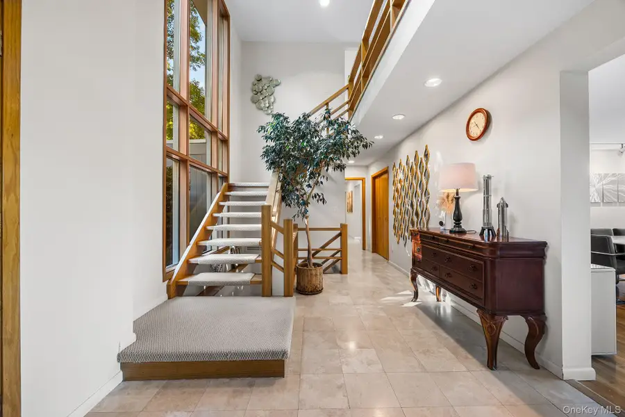 21 Kings Grant Way, Briarcliff Manor, NY 10510 - #2