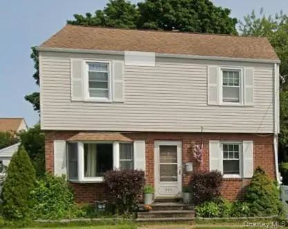 494 Sally Road, Mineola, NY 11501