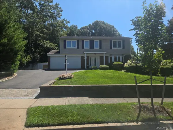 15 Melrose Lane, Commack, NY 11725