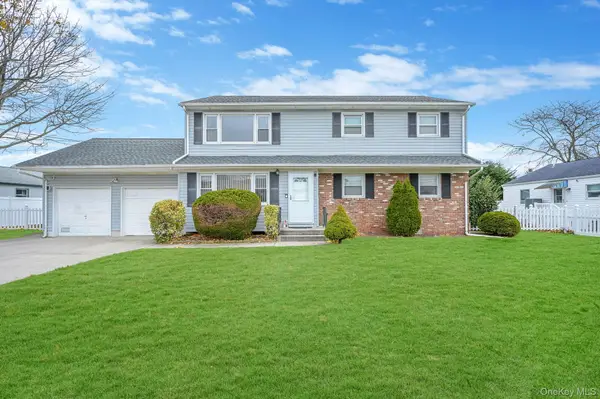 776 S 5th Street, Lindenhurst, NY 11757
