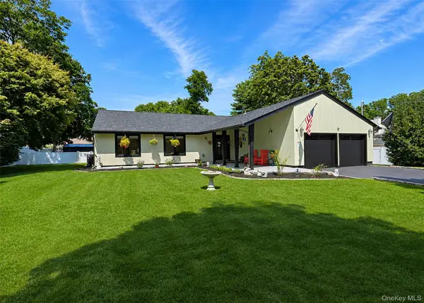 3 Stratford Road, Miller Place, NY 11764
