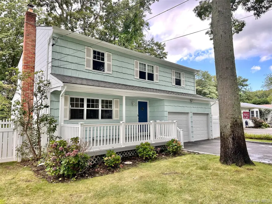 22 Sheppard Lane #B, Smithtown, NY 11787 - #2