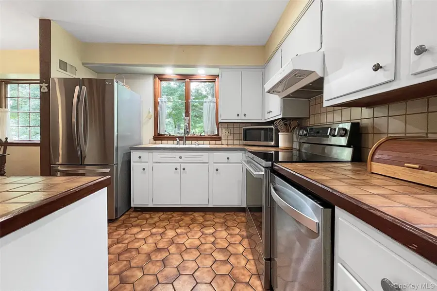 216 Spackenkill Road, Poughkeepsie, NY 12603 - #3