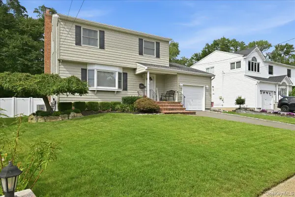 1530 Kimberly Court, Wantagh, NY 11793