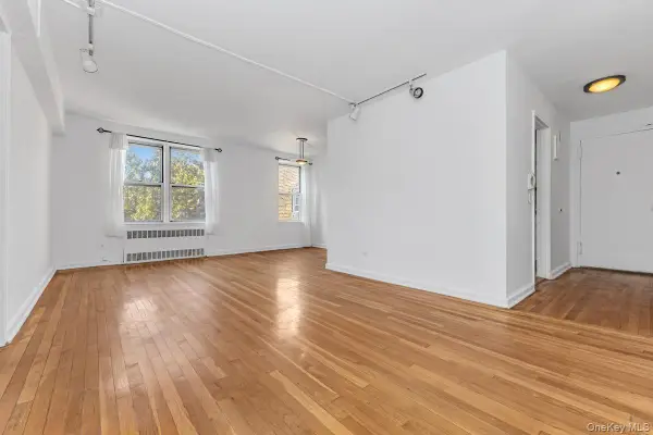 105-25 67th Road #4A, Forest Hills, NY 11375