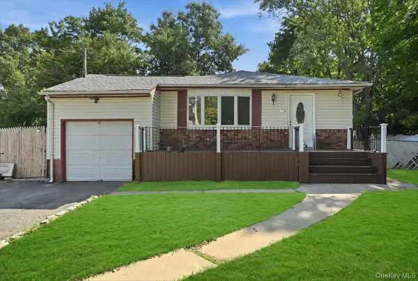 1127A Bay Shore Avenue #A, Bay Shore, NY 11706