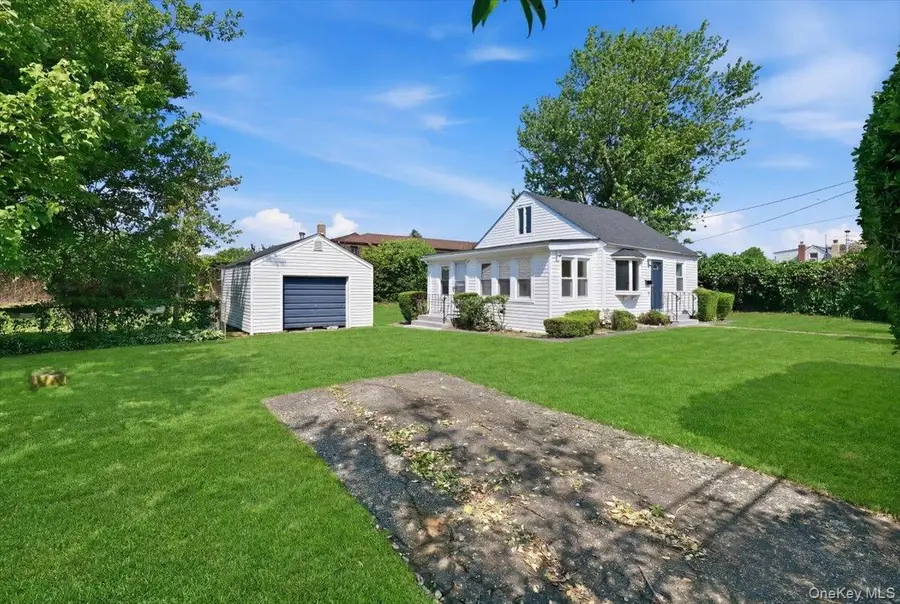 310 West Drive, Copiague, NY 11726 - #2