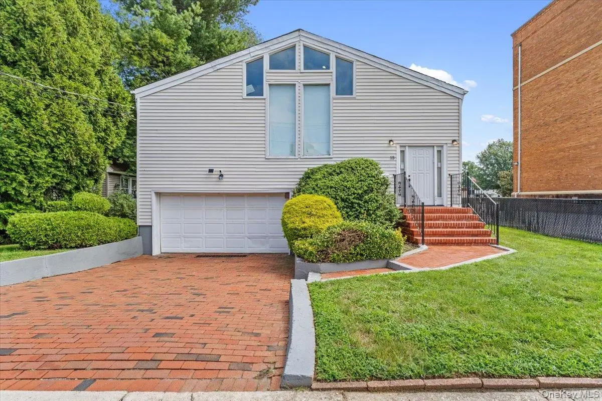 15 Church Street, Great Neck, NY 11023 - #1