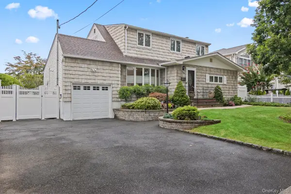 115 N John Street, Massapequa, NY 11758