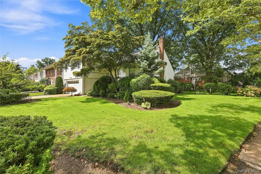 2 Longview Avenue, North Woodmere, NY 11581 - #3