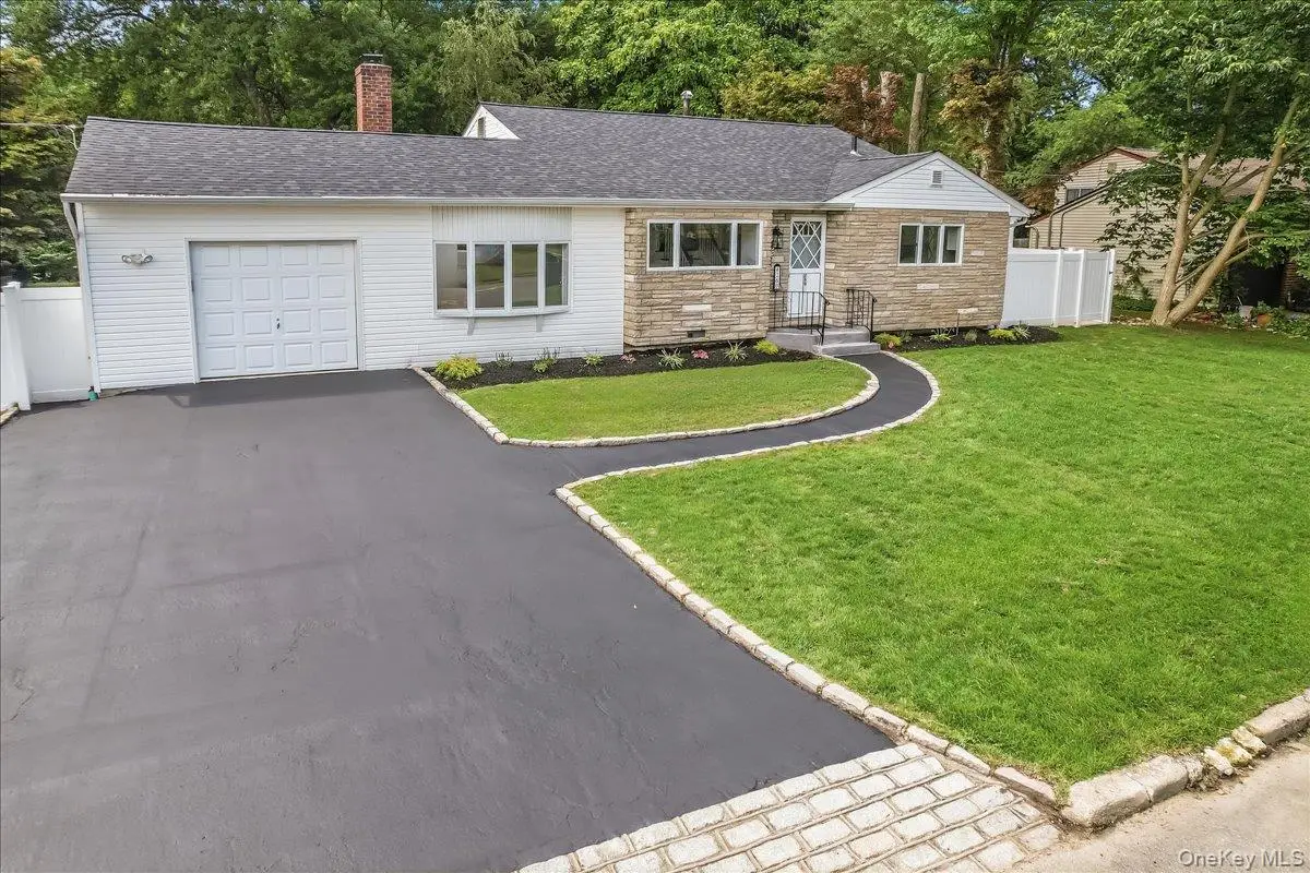 260 W 24th Street, Deer Park, NY 11729 - #1