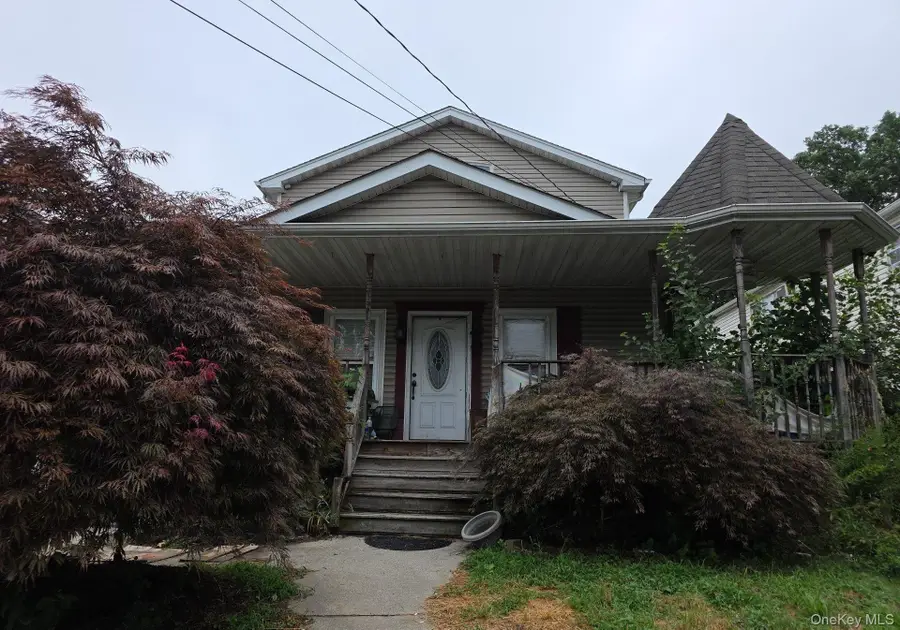 178 S 15th Street, Lindenhurst, NY 11757 - #3