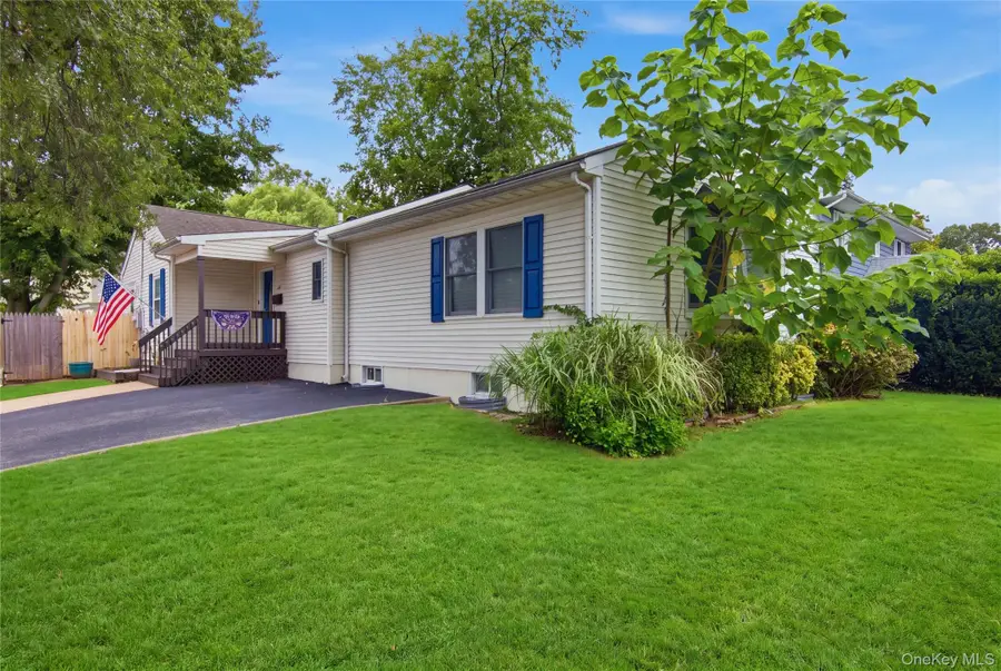 301 Laurel Road, Northport, NY 11768 - #2