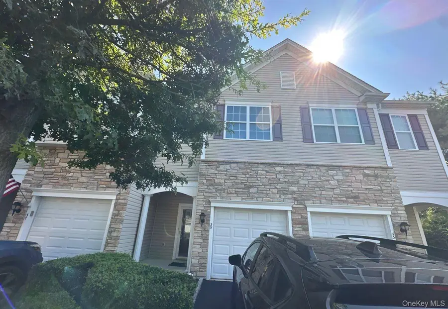 35 Sugar Pine Lane, Bay Shore, NY 11706 - #2