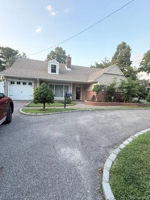 164 E Rockaway Road, Hewlett, NY 11557