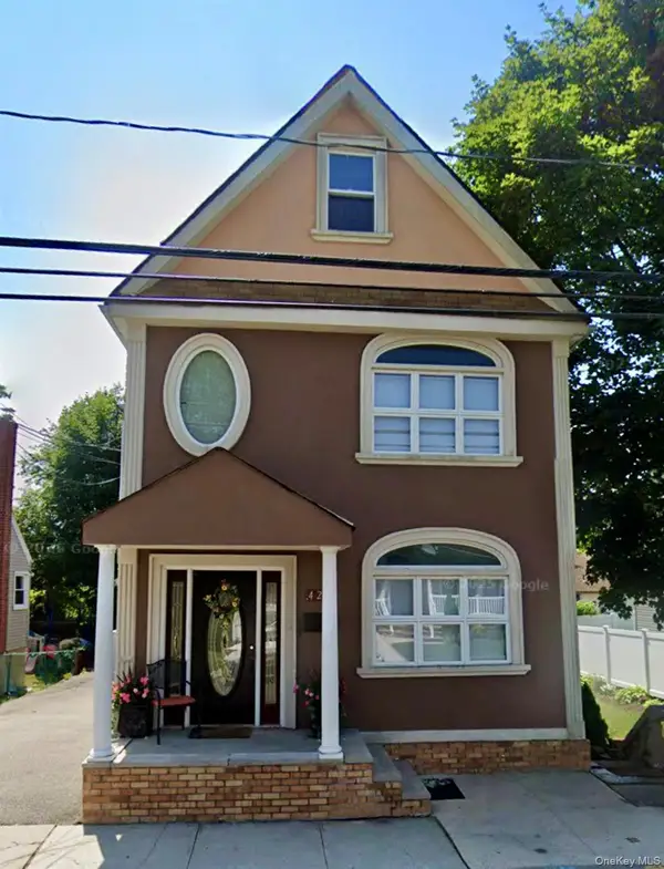 421 Roquette Avenue, South Floral Park, NY 11001