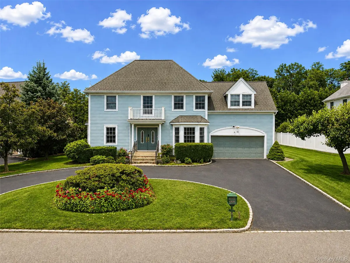 14 Mackay Way, Roslyn, NY 11576 - #1