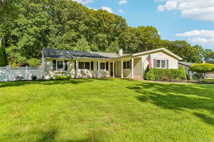 59 Derby Place, Smithtown, NY 11787 - #2