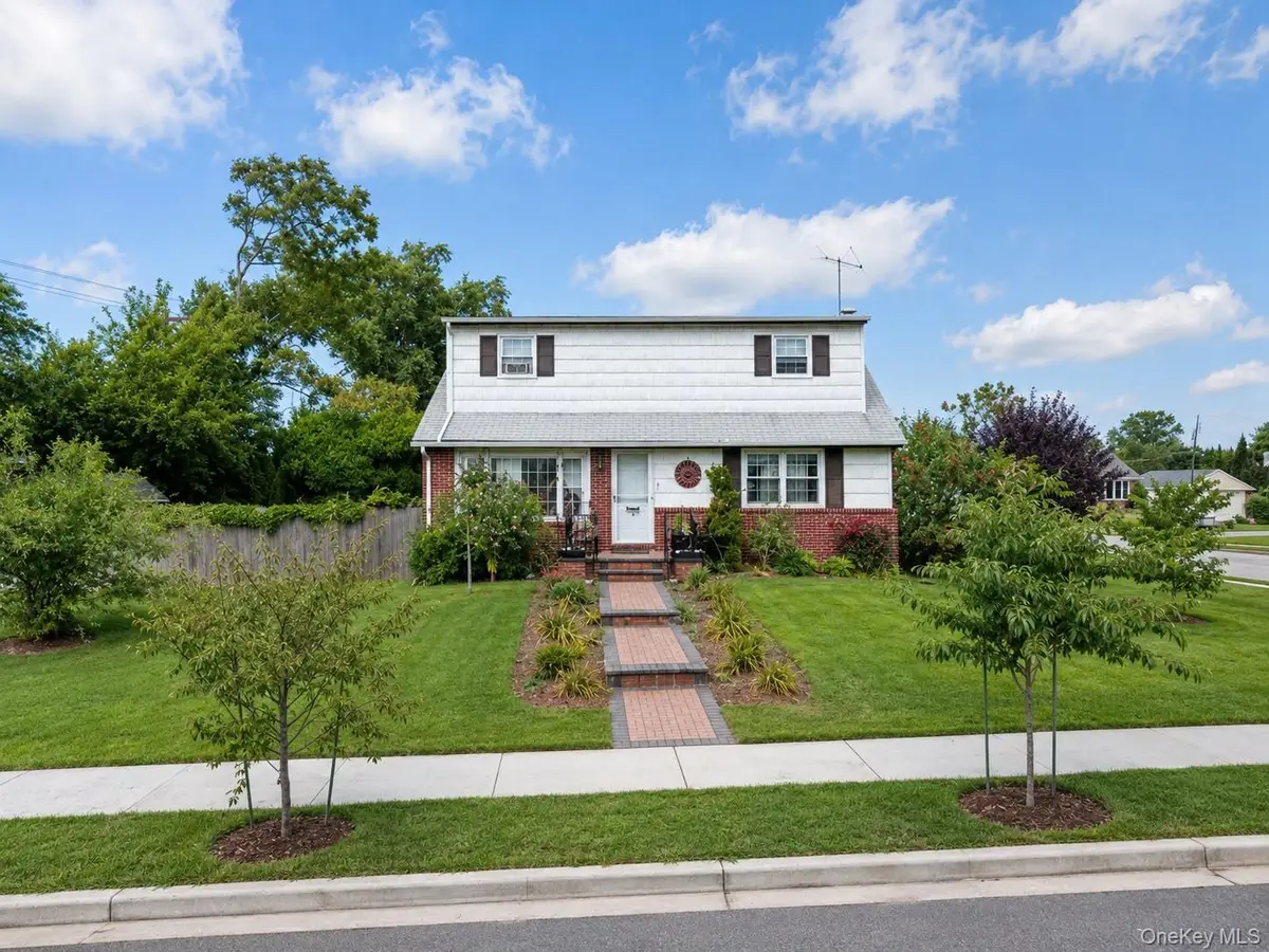 1142 Ferngate Drive, Franklin Square, NY 11010 - #1