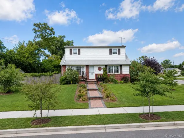 1142 Ferngate Drive, Franklin Square, NY 11010