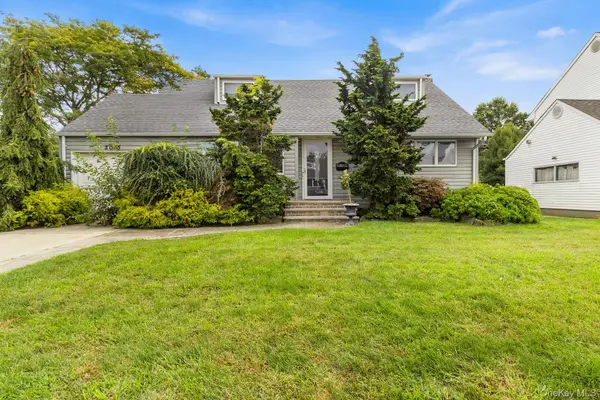 2075 Alan Drive, Seaford, NY 11783