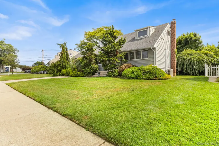 2075 Alan Drive, Seaford, NY 11783 - #2