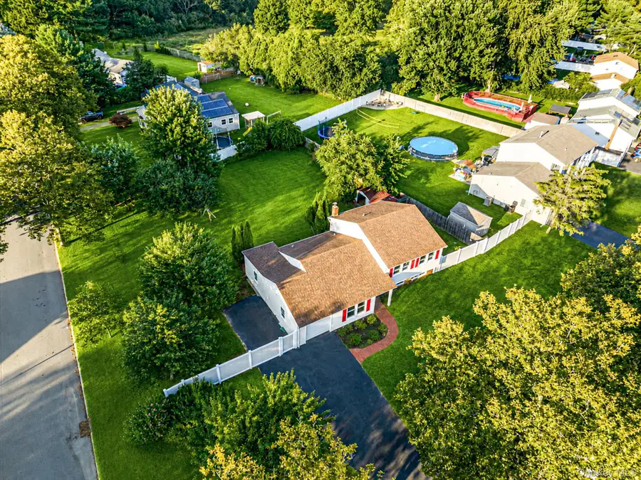87 Sequoia Drive, Coram, NY 11727 - #3
