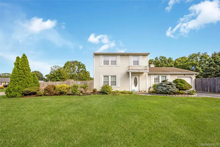11 Shade Tree Lane, East Patchogue, NY 11772 - #2