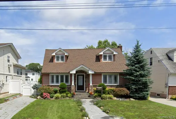 1421 Meadowbrook Road, Merrick, NY 11566