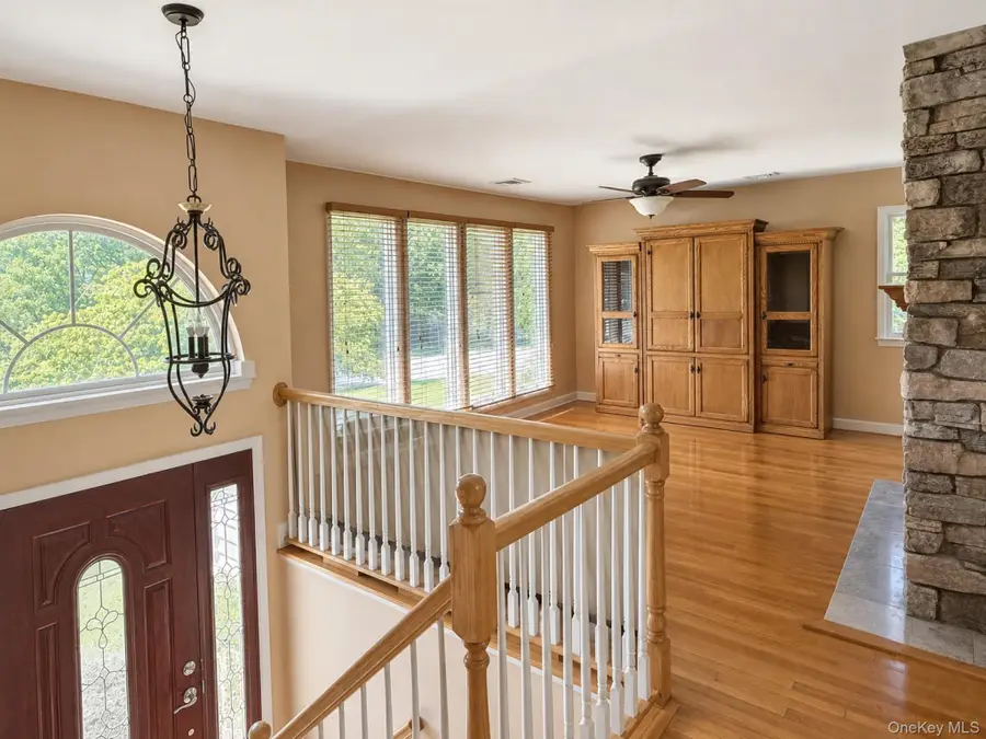 5 Cherrywood Drive, East Northport, NY 11731 - #2