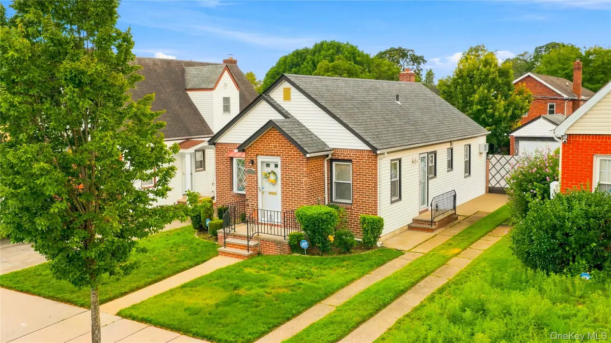 4850 188th Street, Fresh Meadows, NY 11365 - #1