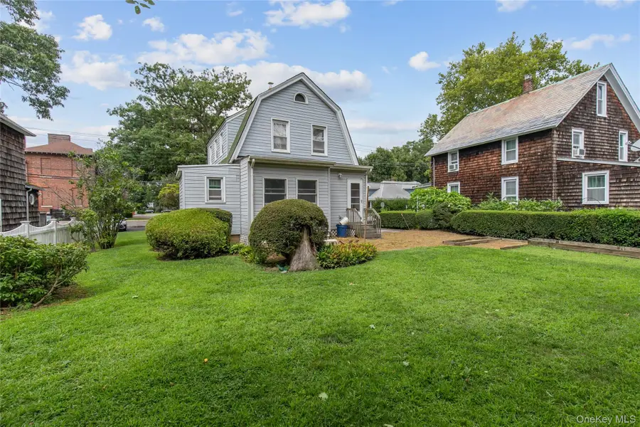 48 Saint Marks Place, Roslyn Heights, NY 11577 - #3