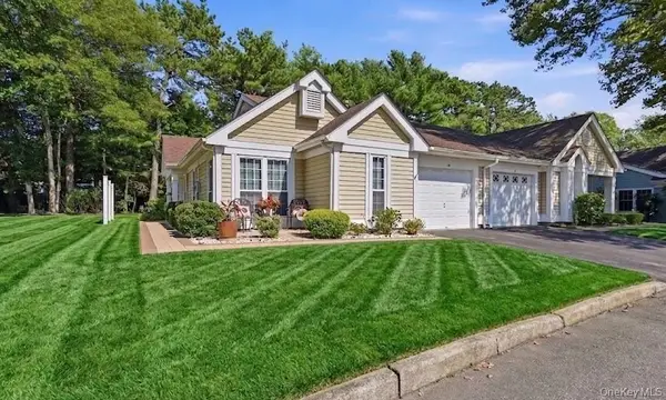 15 Glen Drive, Ridge, NY 11961